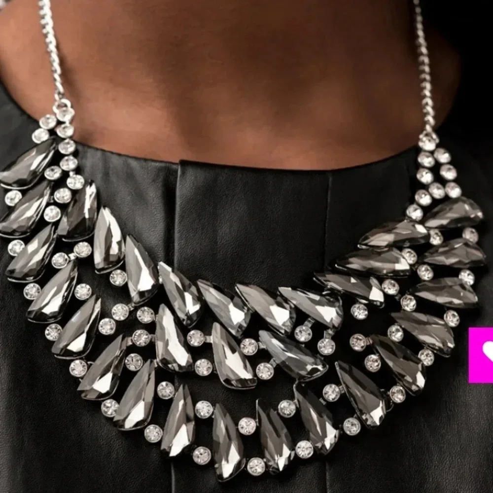 Paparazzi Jewelry Set - Perceptive Silver - Zi Collection - Picture 3 of 5